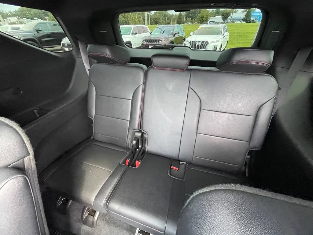 Used 2025 Chevrolet Traverse RS w/ LPO, Floor Liner Package AWD/4WD image 12