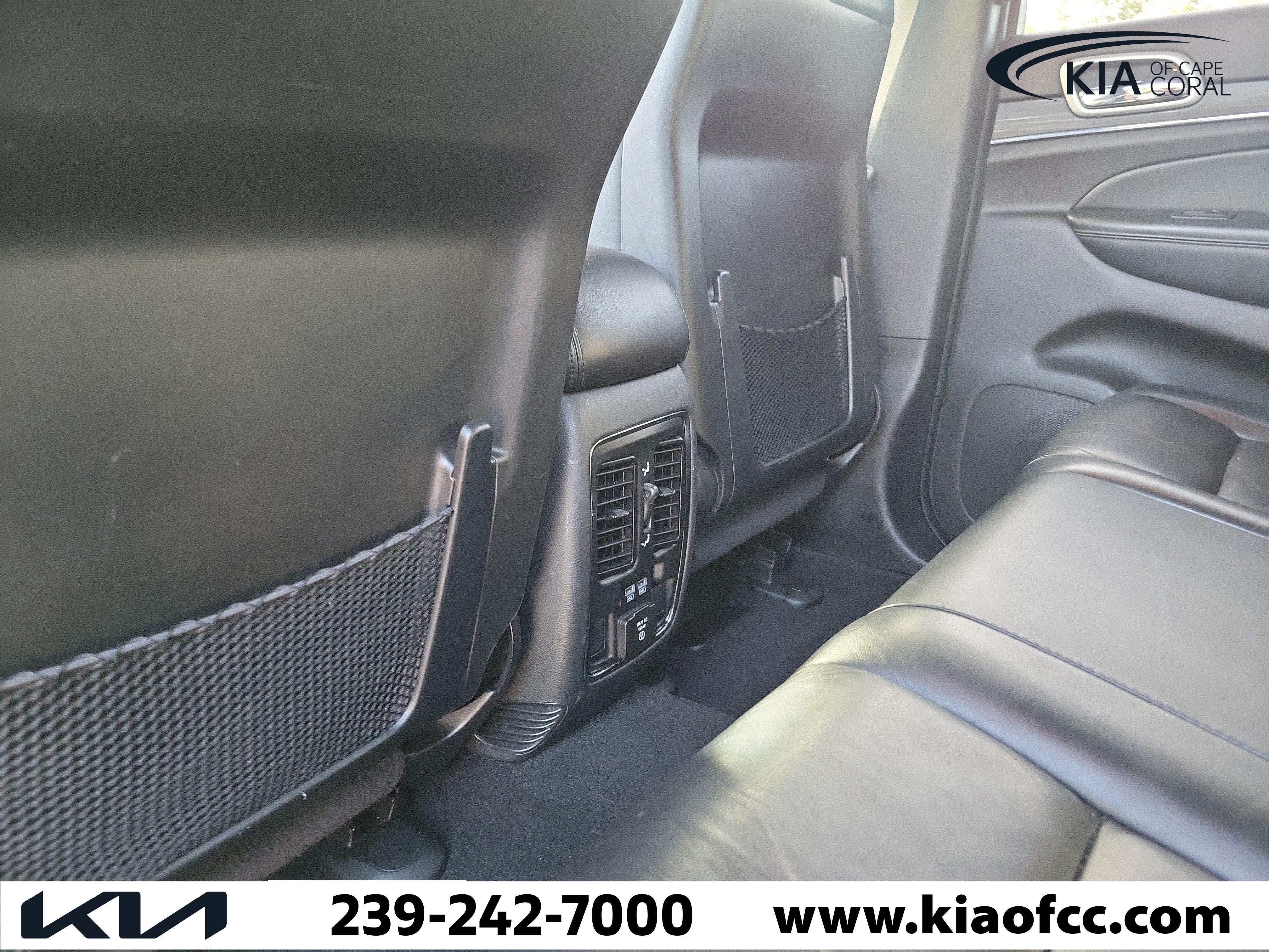 Used 2021 Jeep Grand Cherokee Limited AWD/4WD image 16