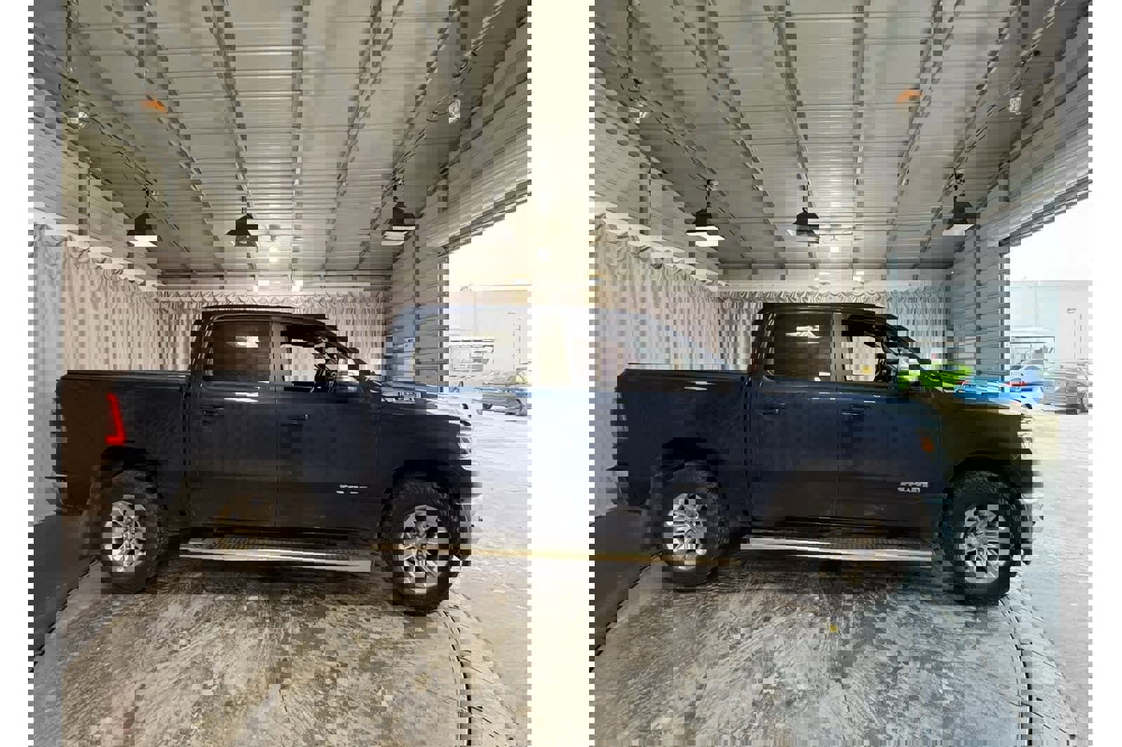 Used 2024 RAM 1500 Laramie image 9