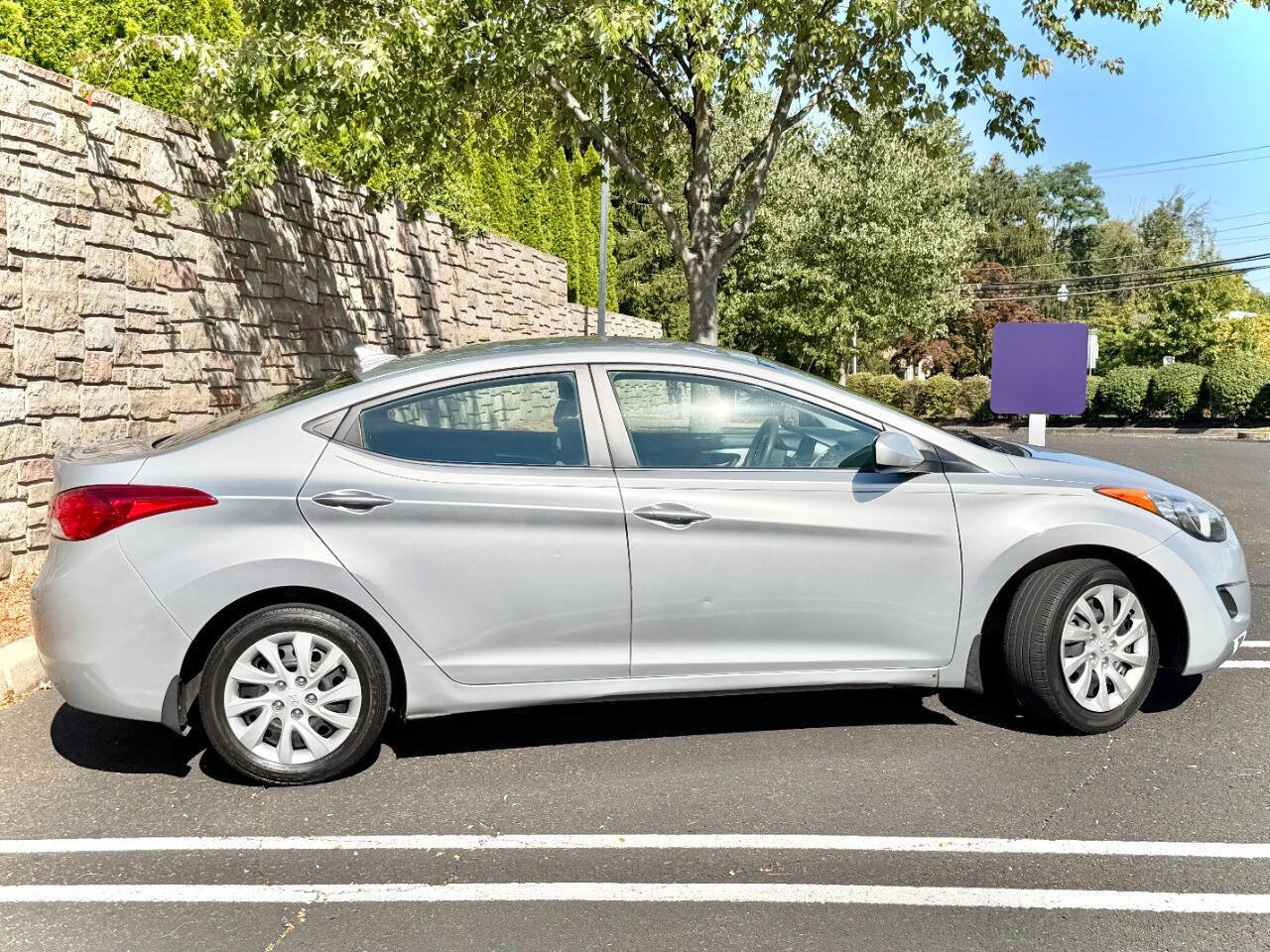 Used 2012 Hyundai Elantra GLS image 6