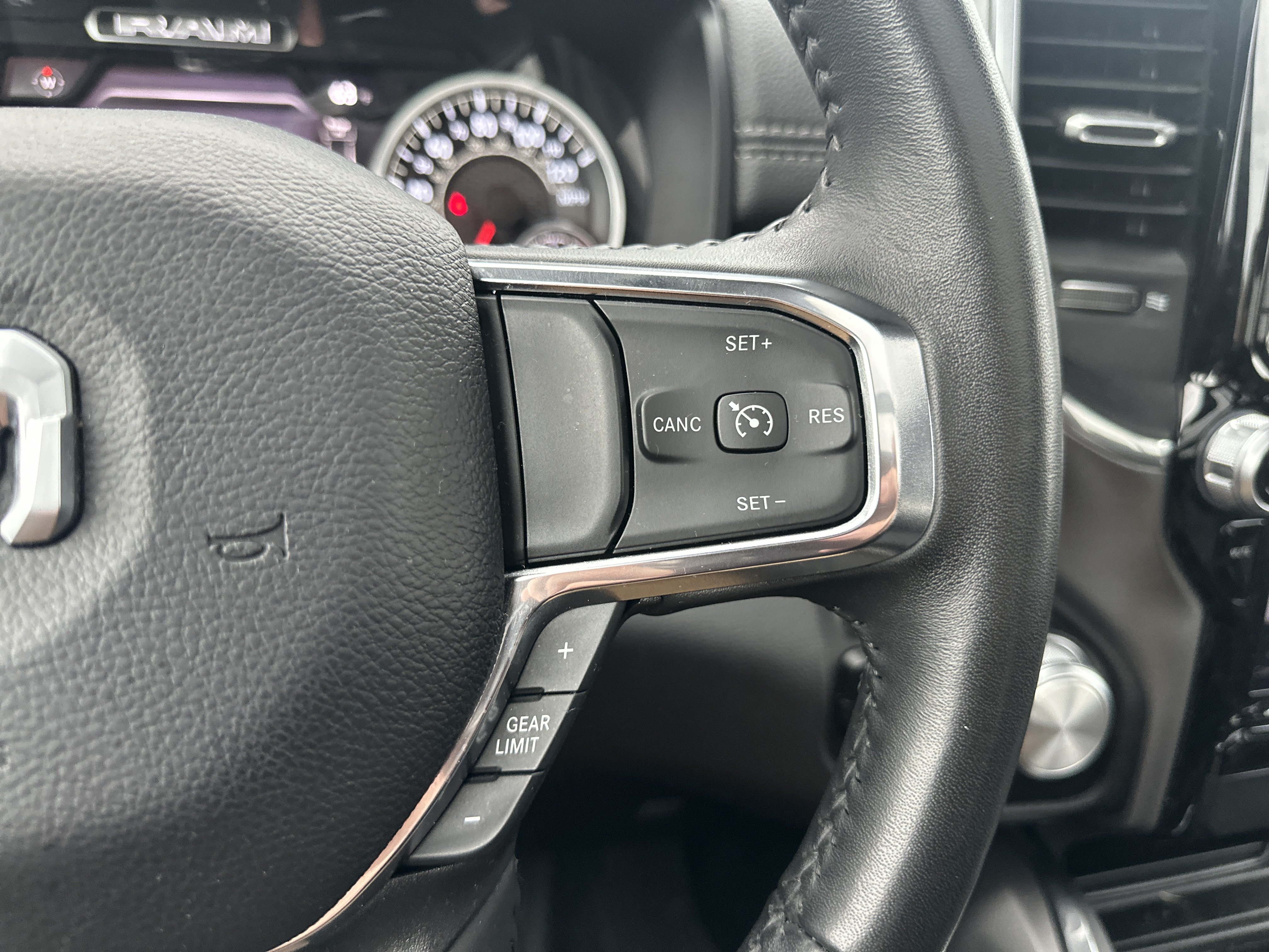 Used 2024 RAM 1500 Laramie AWD/4WD image 20