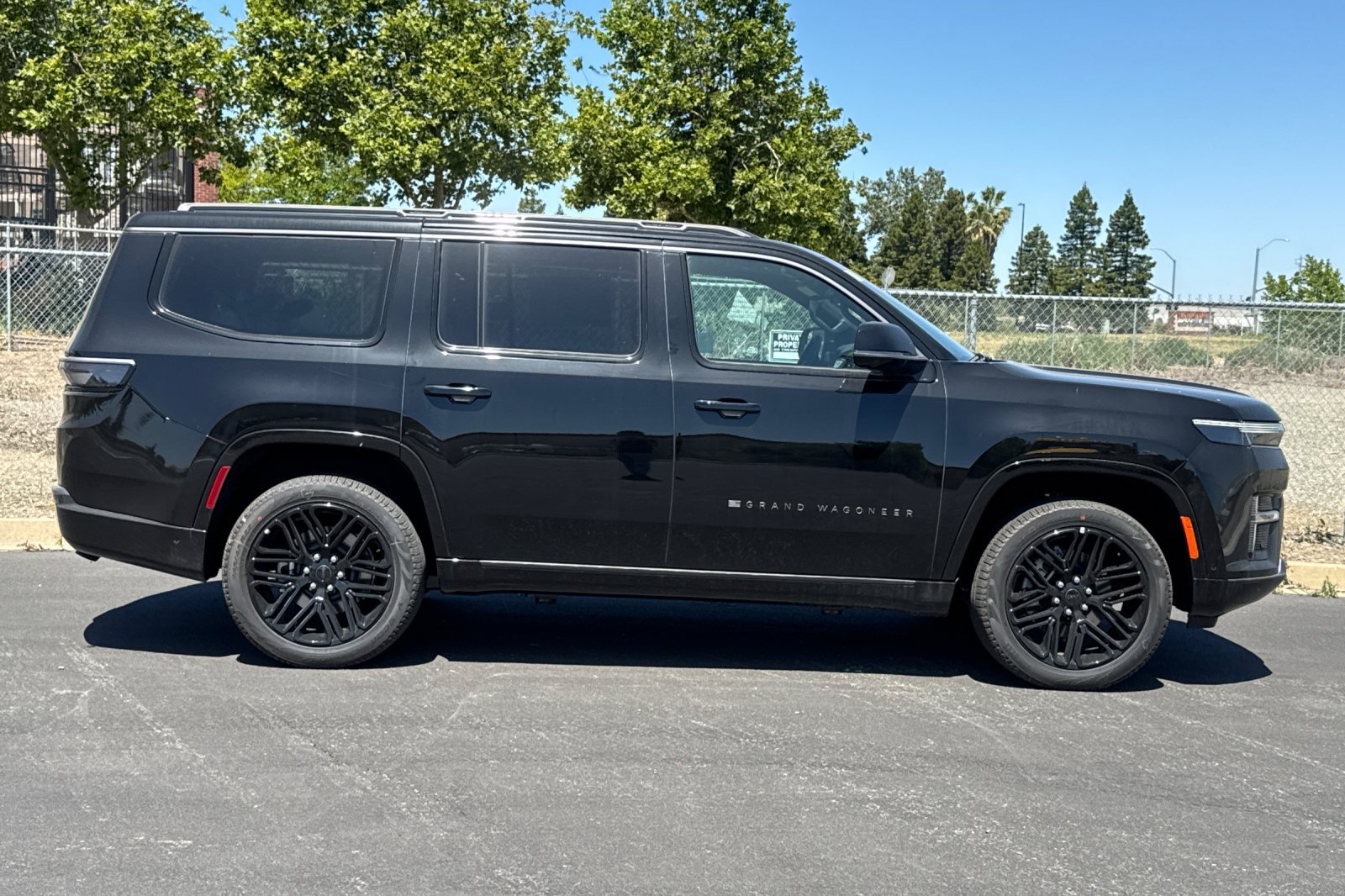 New 2026 Jeep Grand Wagoneer Limited AWD/4WD image 2