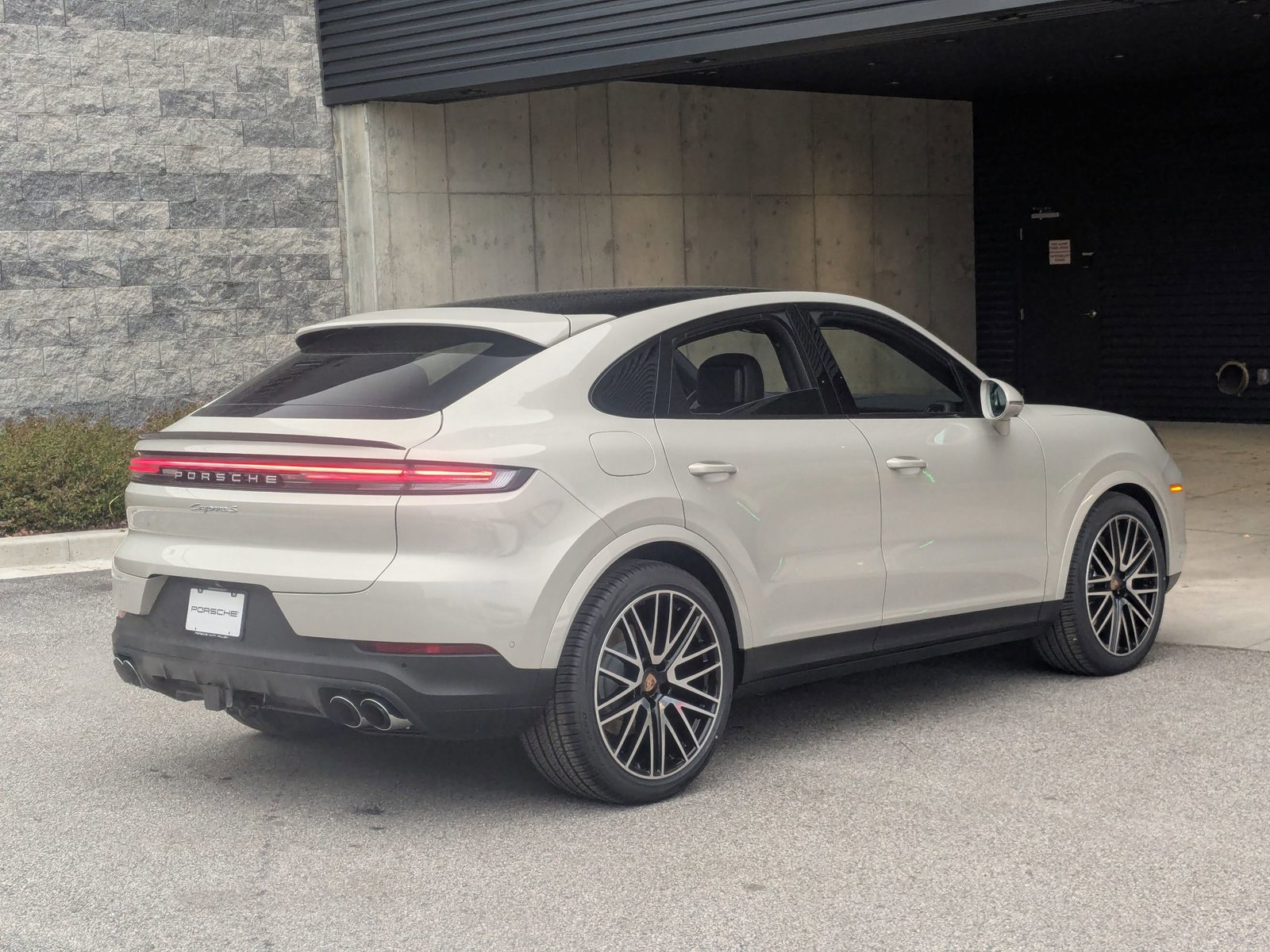 New 2026 Porsche Cayenne S image 9
