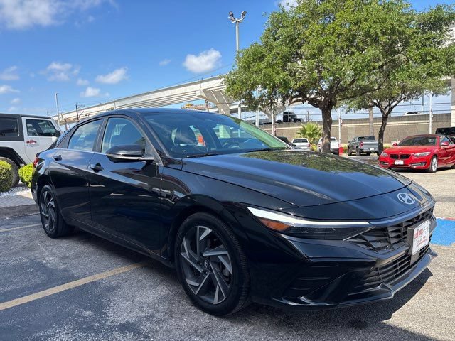 Used 2024 Hyundai Elantra Limited FWD image 7