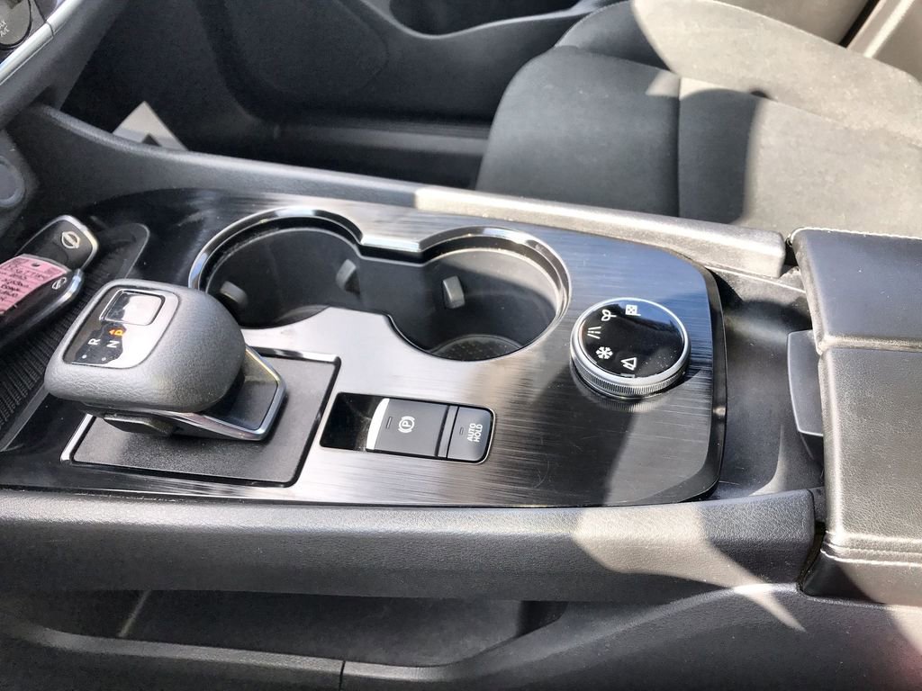 Used 2023 Nissan Rogue S image 20