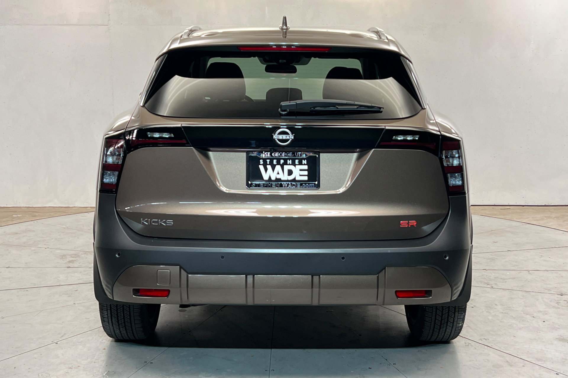 Used 2025 Nissan Kicks SR FWD image 5