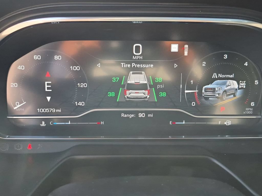 Used 2022 GMC Yukon XL AT4 AWD/4WD image 3