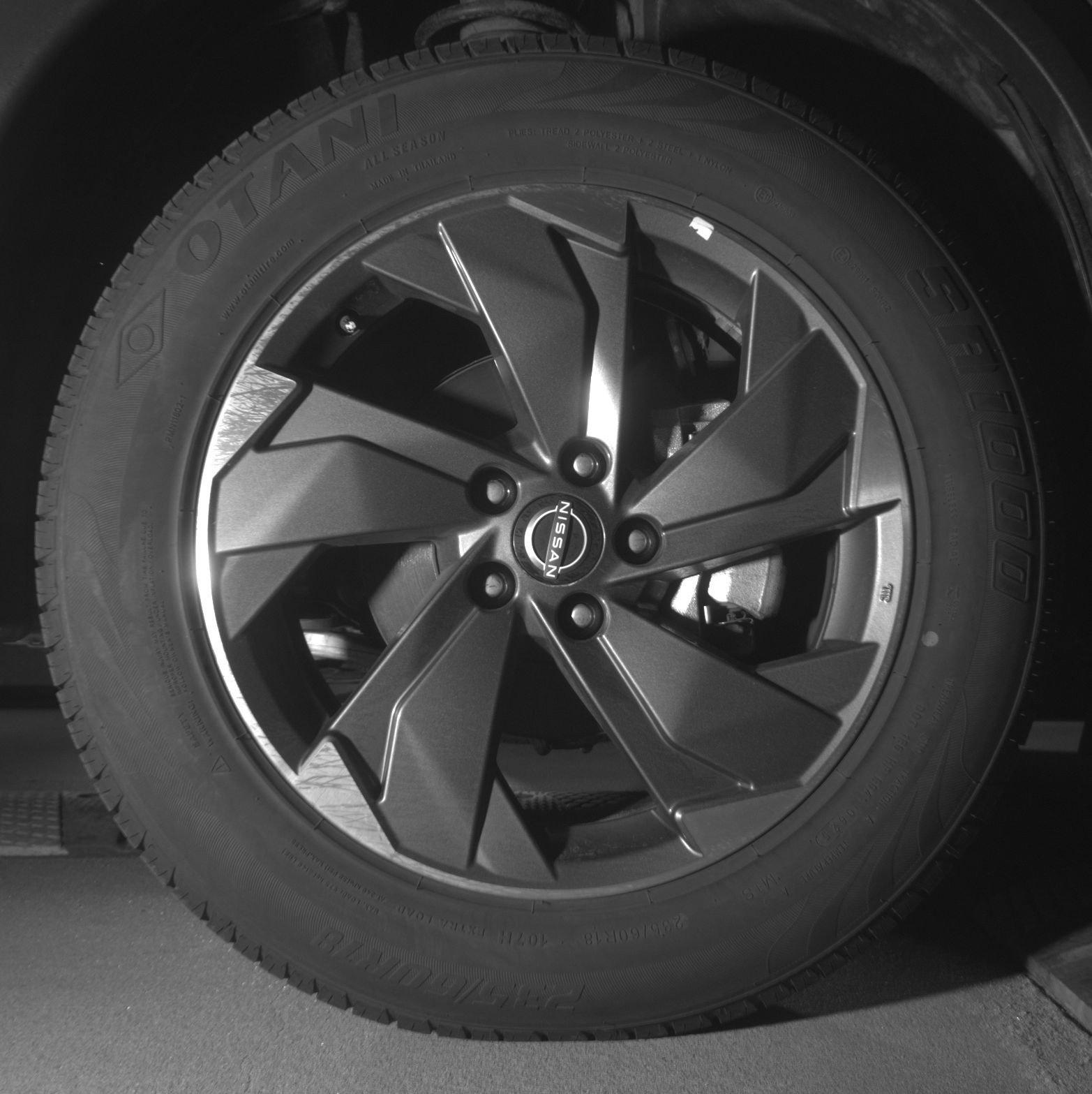 Used 2024 Nissan Rogue SV image 13