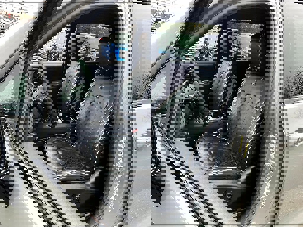 Used 2025 Chrysler Pacifica Limited FWD image 9