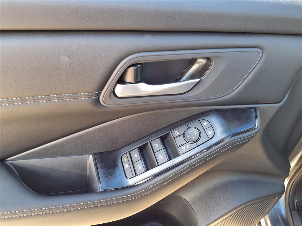 New 2026 Nissan Rogue SV image 12