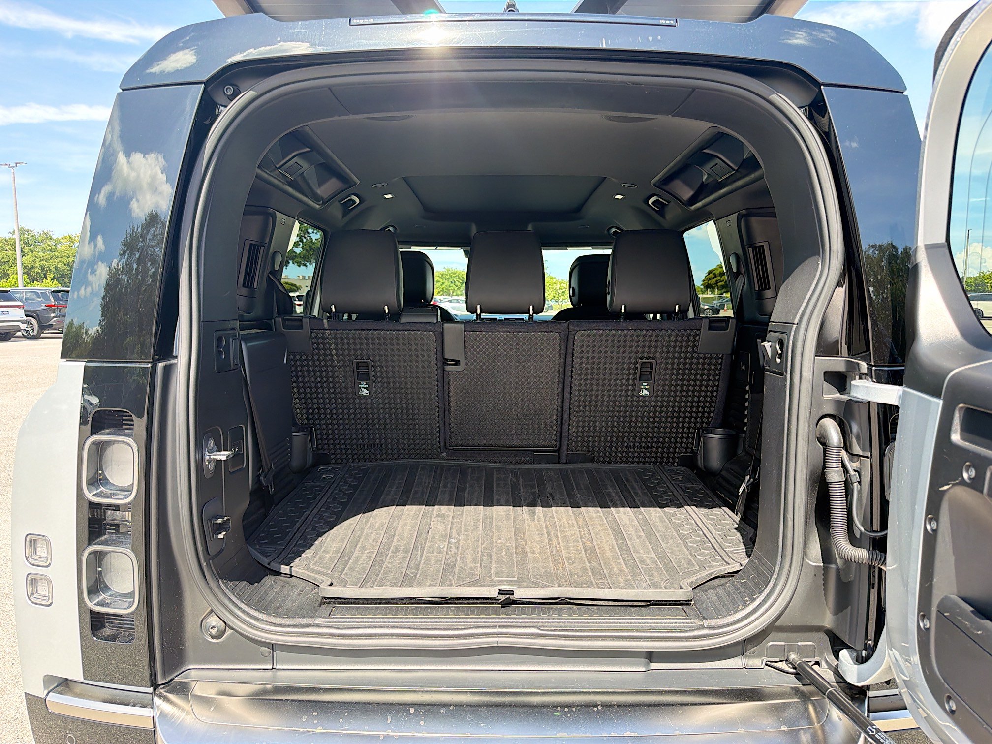 Used 2020 Land Rover Defender 110 X AWD/4WD image 12