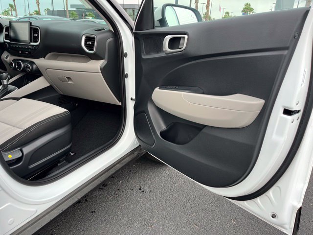 New 2026 Hyundai Venue SEL FWD image 21