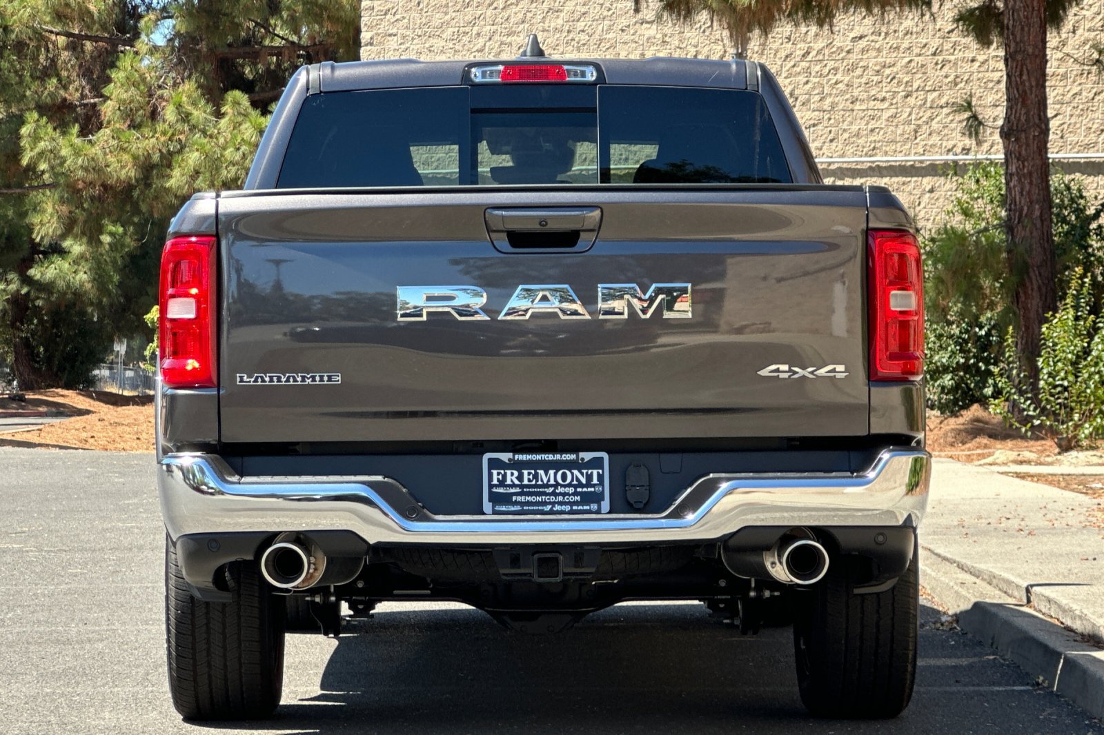 New 2026 RAM 1500 Laramie AWD/4WD image 4