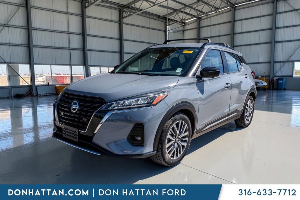 Used 2021 Nissan Kicks SR w/ SR Premium Package image 22