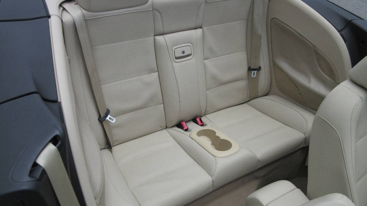 Used 2011 Volkswagen Eos Komfort FWD image 19