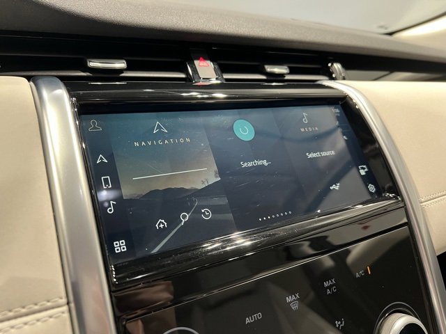 Used 2023 Land Rover Discovery Sport SE image 31