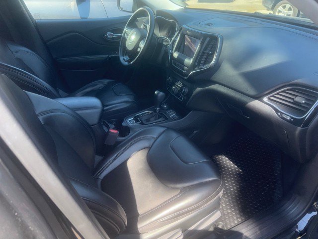 Used 2020 Jeep Cherokee Latitude Plus image 9