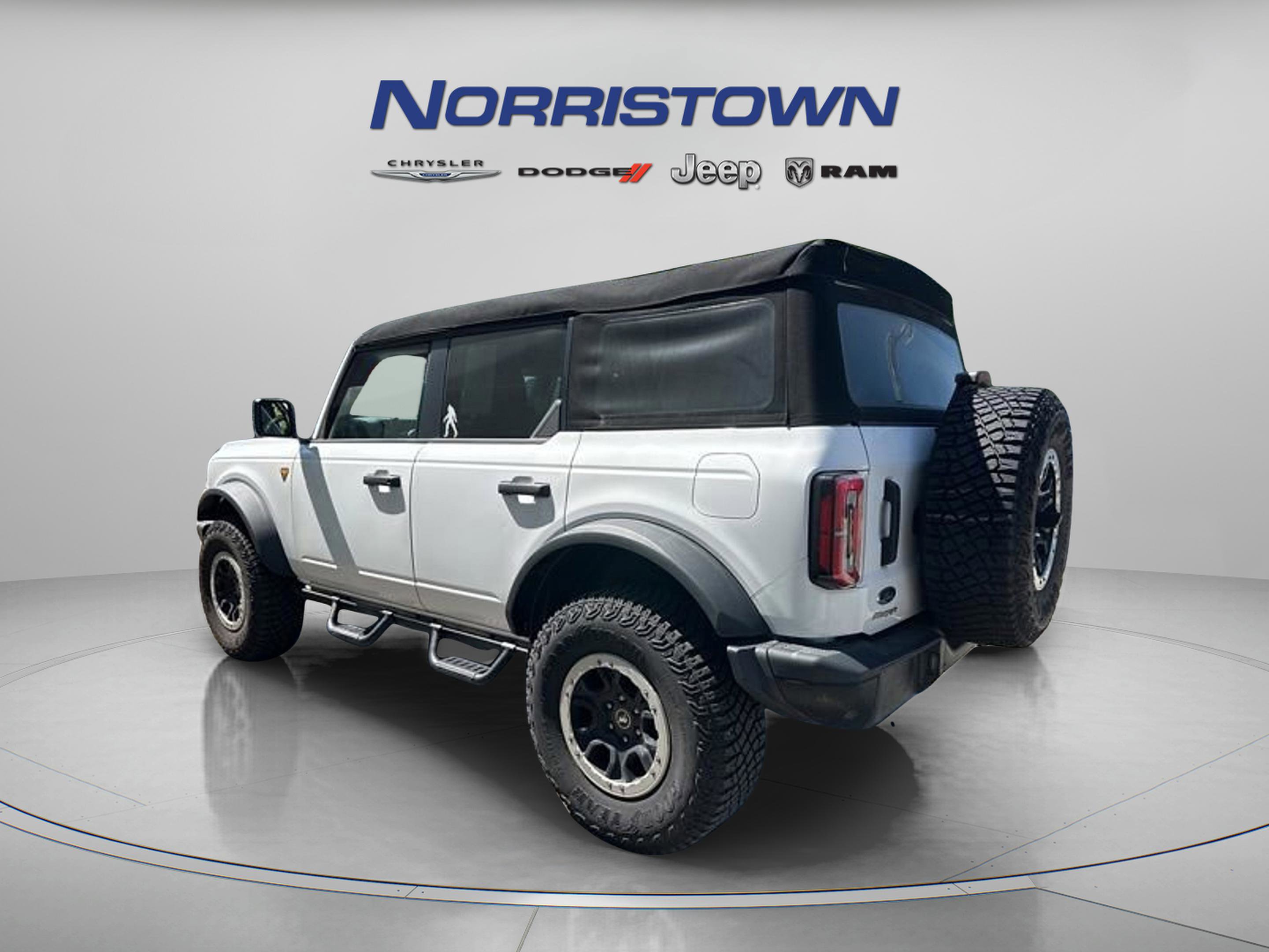 Used 2023 Ford Bronco Badlands w/ Sasquatch Package AWD/4WD image 6
