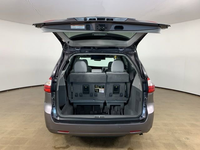 Used 2020 Toyota Sienna XLE Premium AWD/4WD image 12