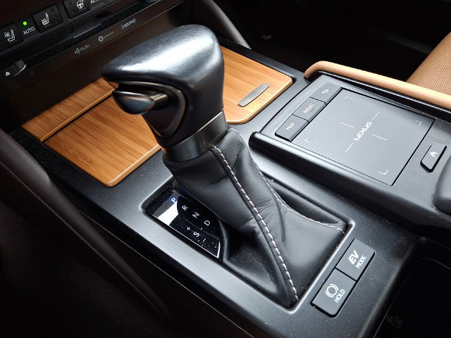 Used 2019 Lexus ES 300h w/ Accessory Package 2 FWD image 15