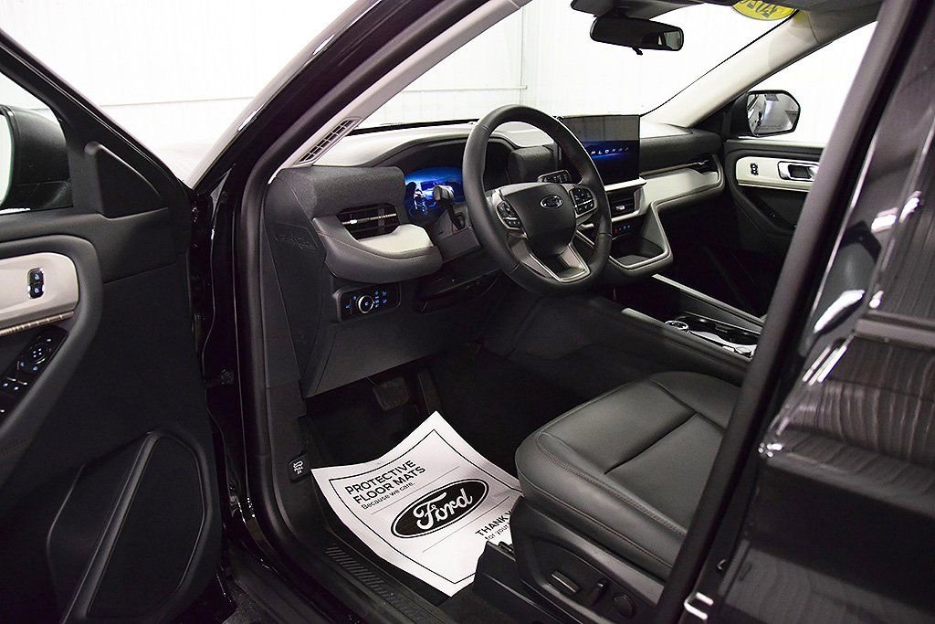 New 2026 Ford Explorer Active w/ Active Comfort Package image 16
