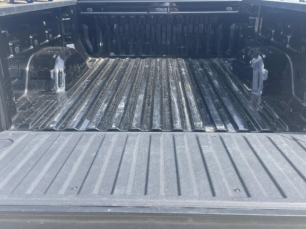 Certified 2023 Chevrolet Silverado 1500 LT AWD/4WD image 8