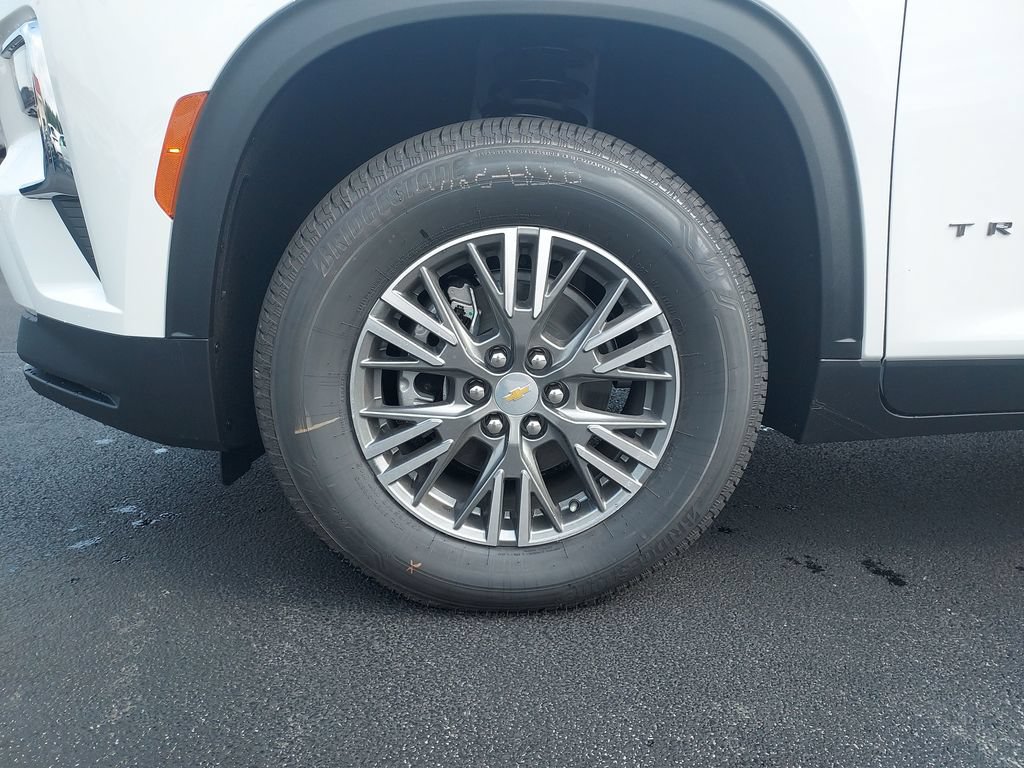 New 2026 Chevrolet Traverse LT w/ Driver Confidence Package FWD image 10