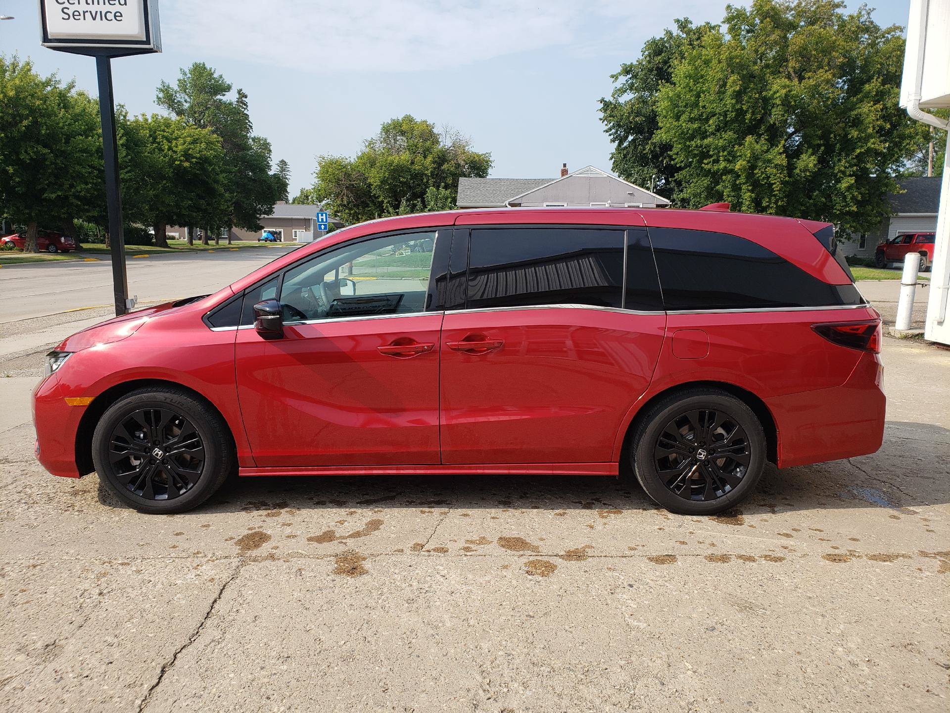 Used 2025 Honda Odyssey Sport-L image 2
