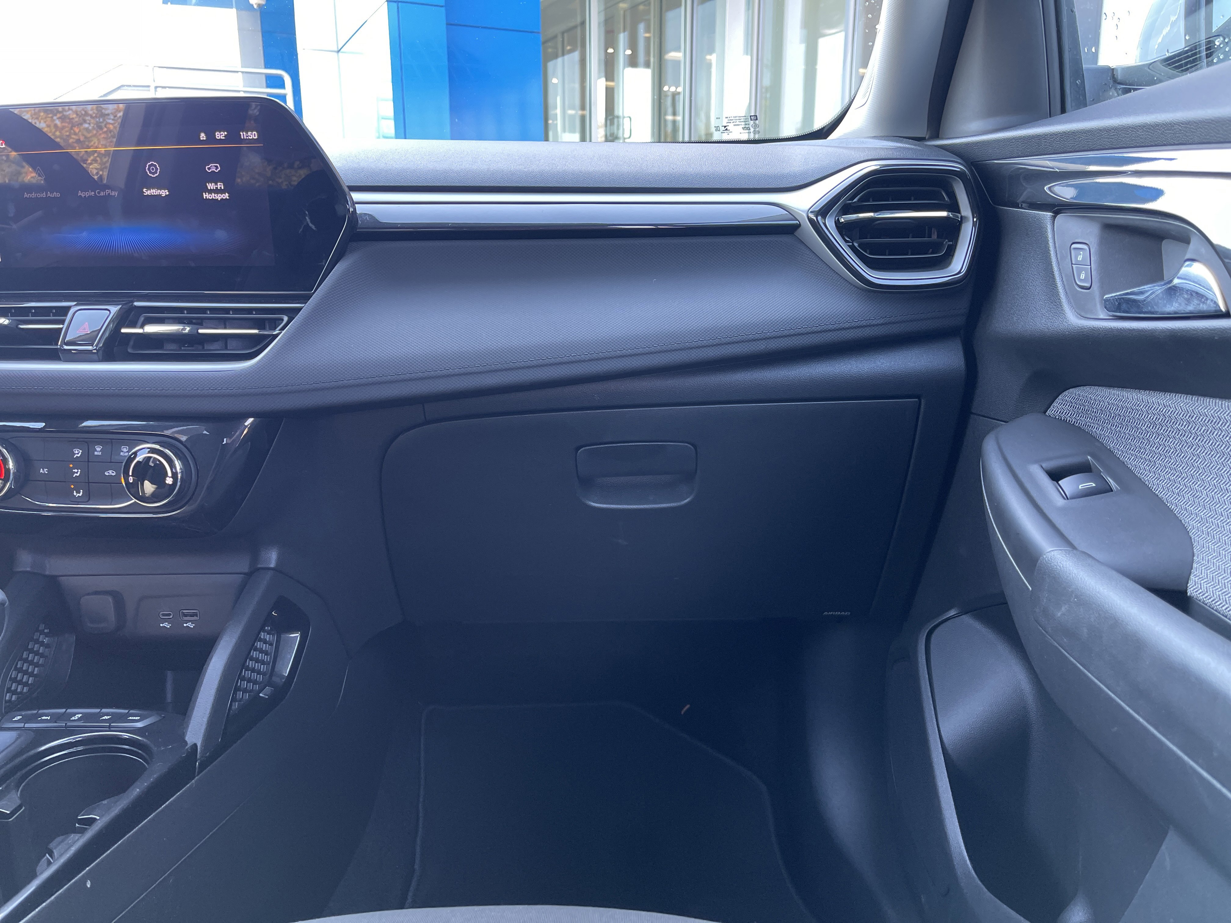 Used 2025 Chevrolet TrailBlazer LT image 32