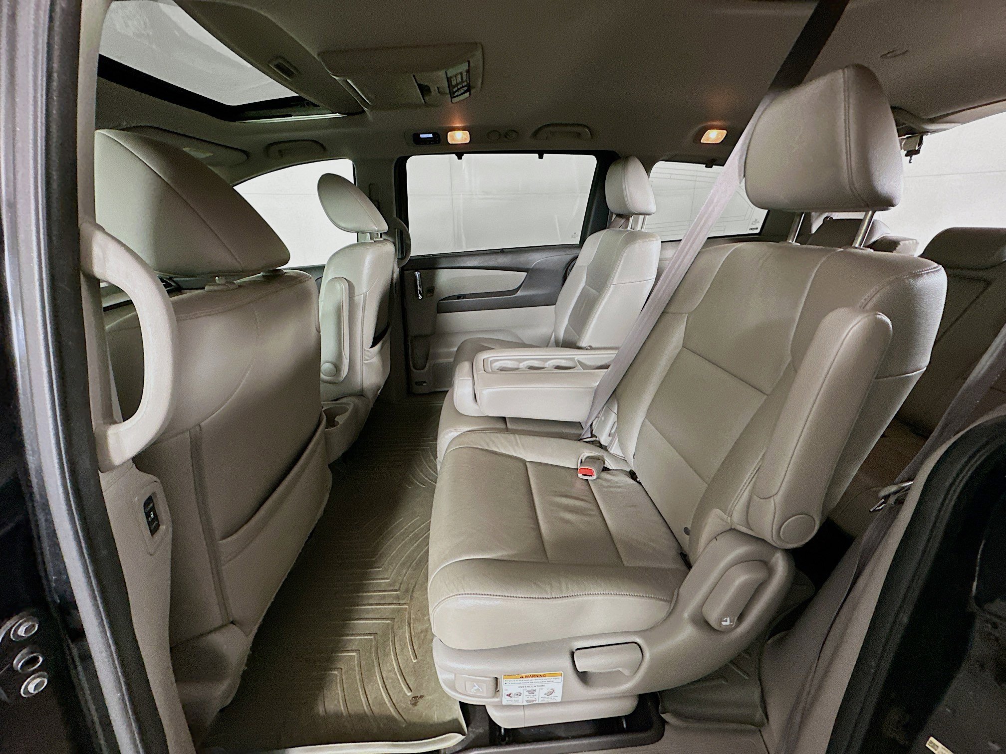 Used 2016 Honda Odyssey Touring Elite image 28