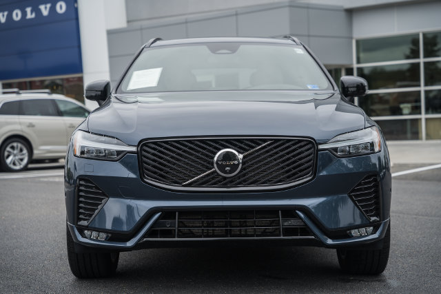 Certified 2026 Volvo XC60 B5 Plus AWD/4WD image 2