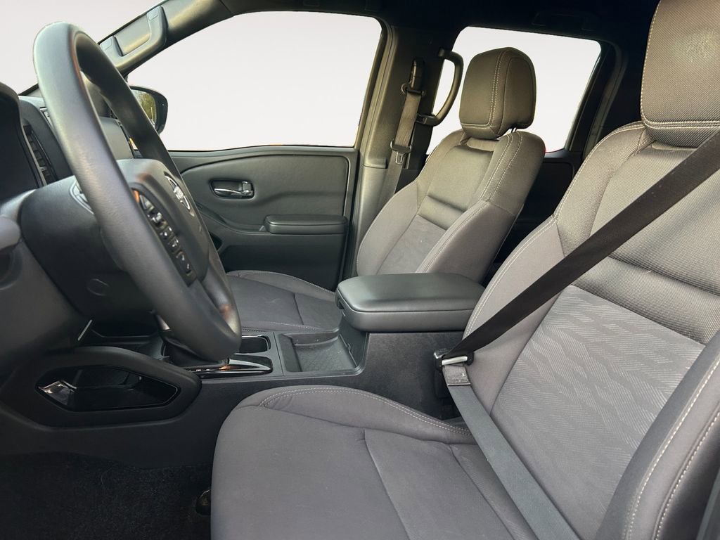 Used 2023 Nissan Frontier SV w/ Midnight Edition Package image 9