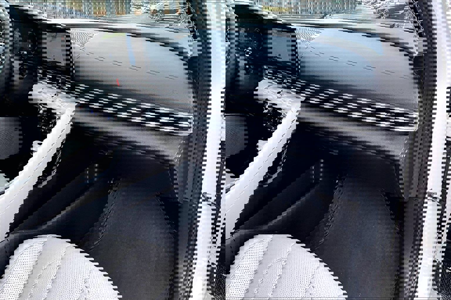 Used 2023 Hyundai Elantra Limited image 15