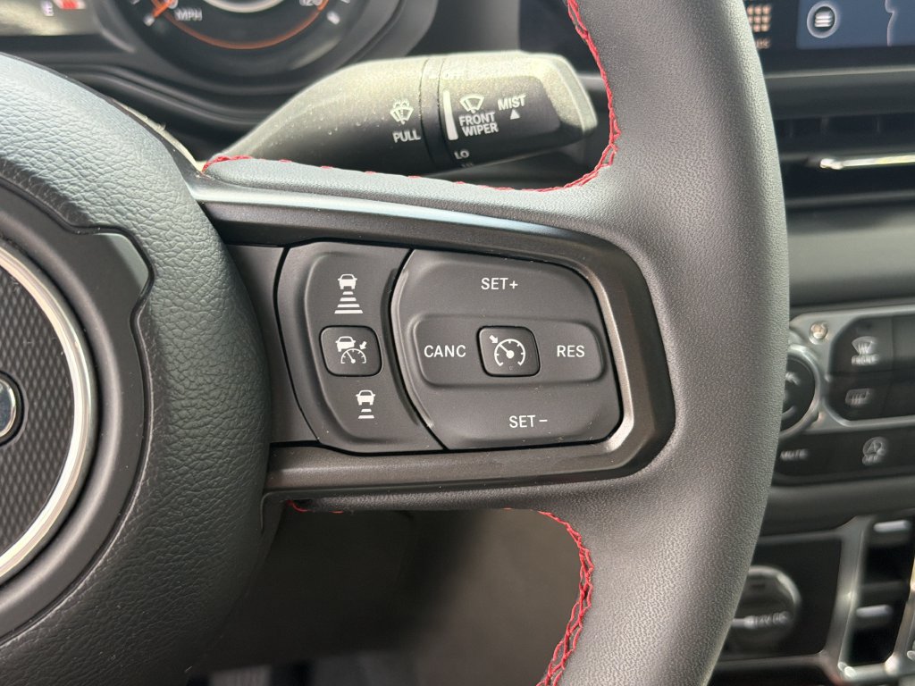 Used 2024 Jeep Gladiator Rubicon w/ Technology Group AWD/4WD image 25