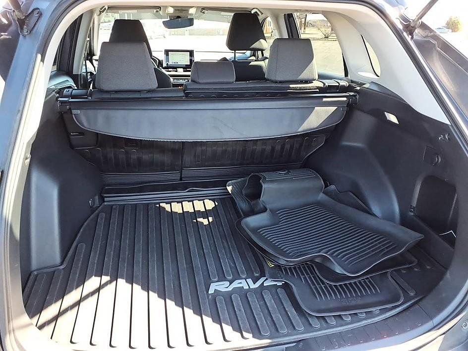 Used 2024 Toyota RAV4 XLE image 23