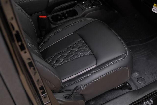 Used 2025 Jeep Gladiator Rubicon w/ Safety Group AWD/4WD image 76