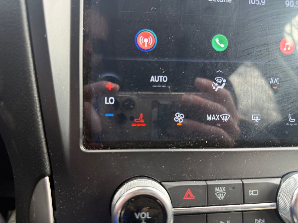 Used 2024 Ford Edge SEL image 28