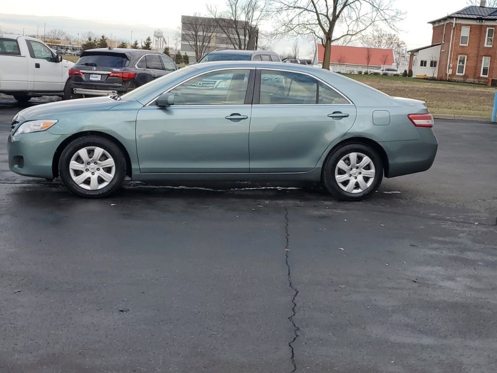 Used 2011 Toyota Camry LE image 4