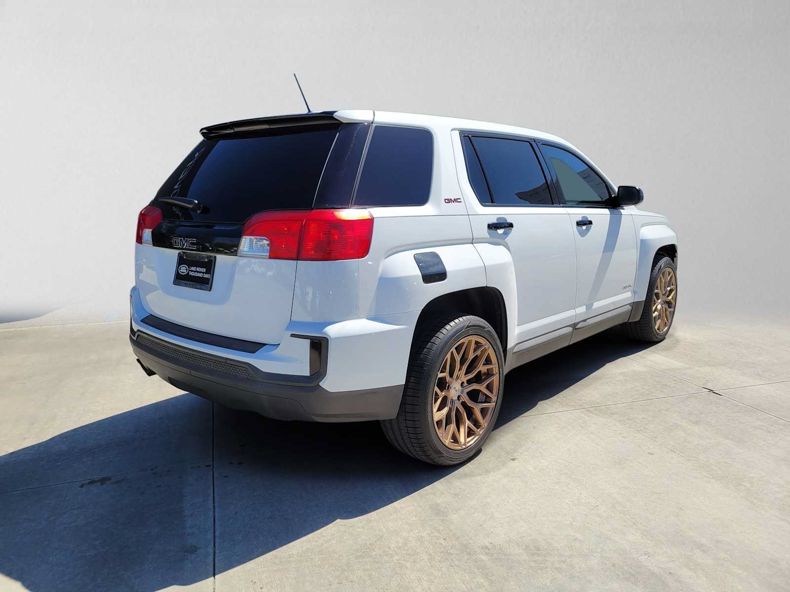 Used 2016 GMC Terrain SLE FWD image 4