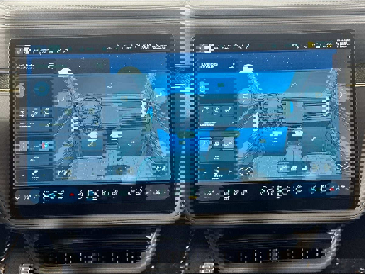 Used 2024 Rivian R1S Adventure image 15