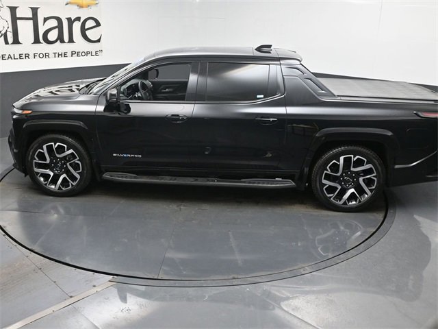 Certified 2024 Chevrolet Silverado EV RST image 42