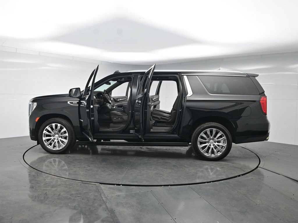 Used 2023 GMC Yukon XL Denali AWD/4WD image 54