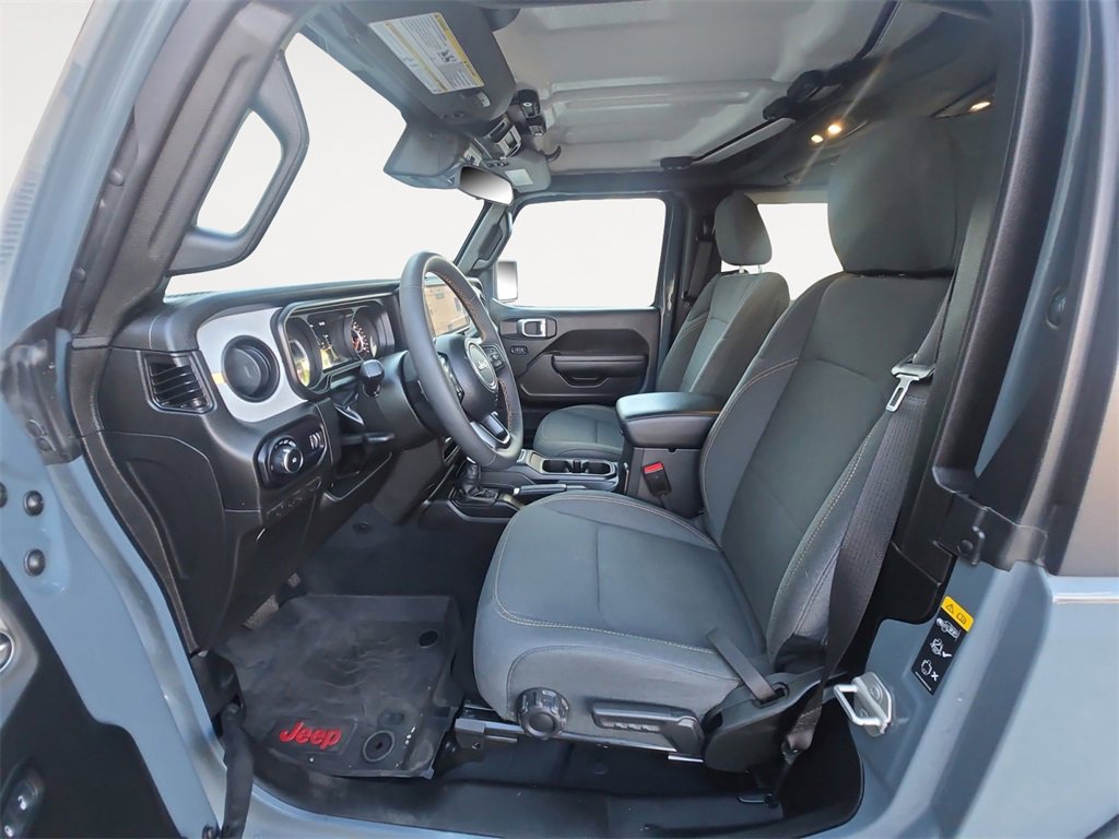 Used 2024 Jeep Wrangler Sport S image 9