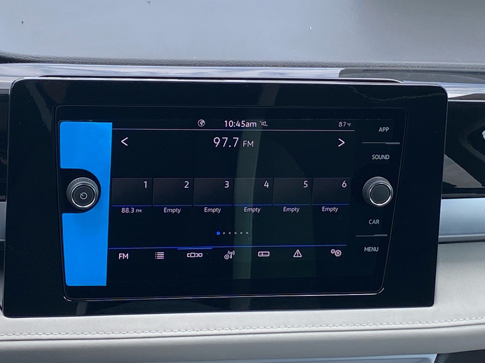 New 2026 Volkswagen Taos SE FWD image 6