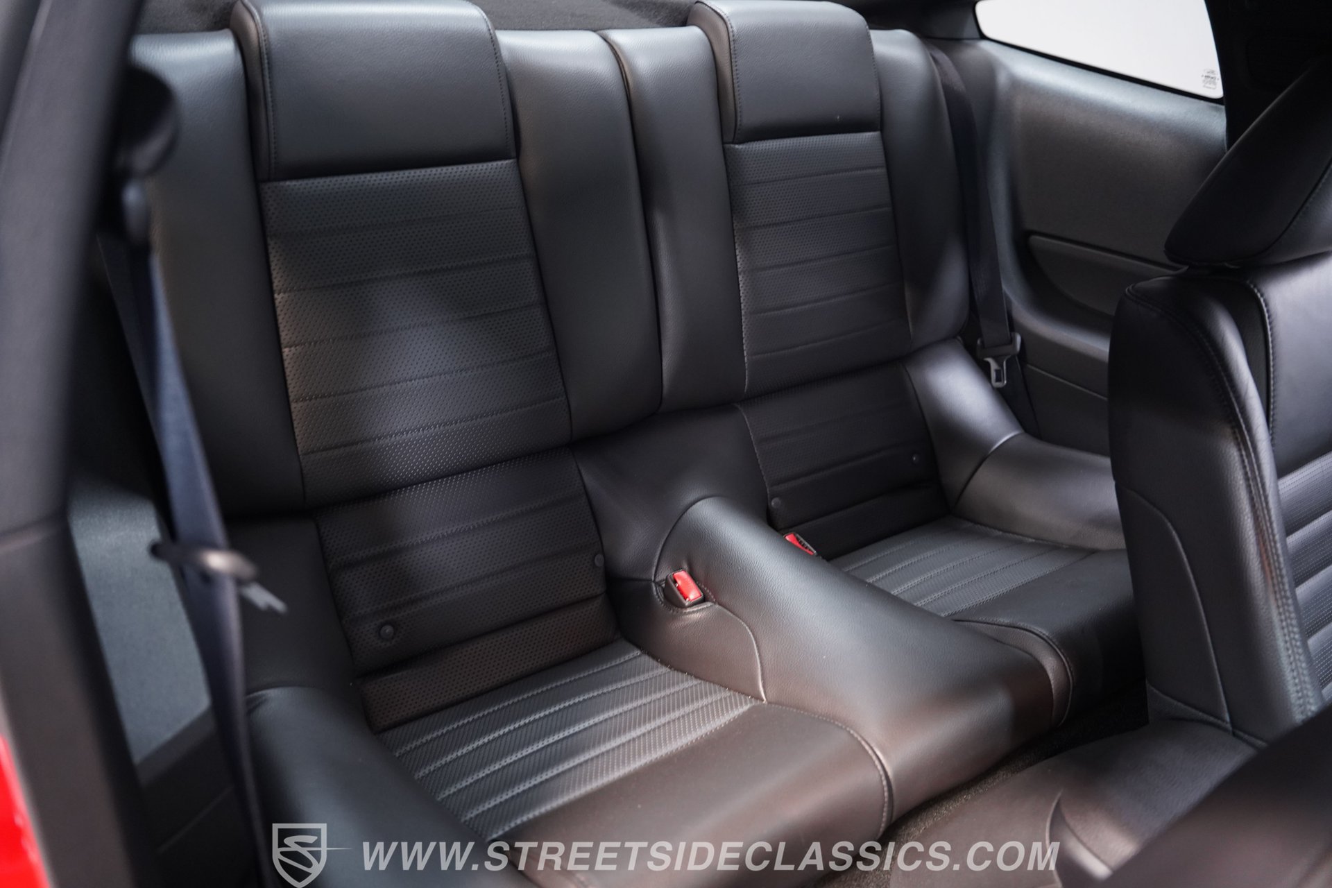 Used 2005 Ford Mustang GT RWD image 36
