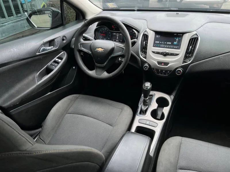 Used 2018 Chevrolet Cruze LS image 14
