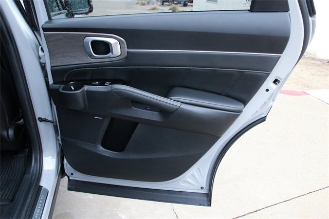 Used 2022 Kia Sorento SX Prestige image 33