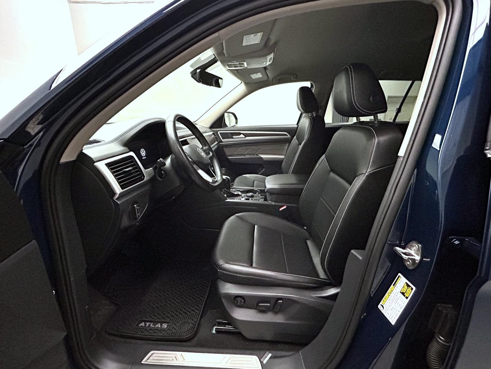 Used 2023 Volkswagen Atlas SE AWD/4WD image 10