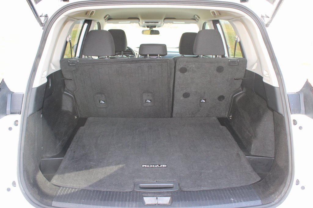 Used 2024 Nissan Rogue S image 33