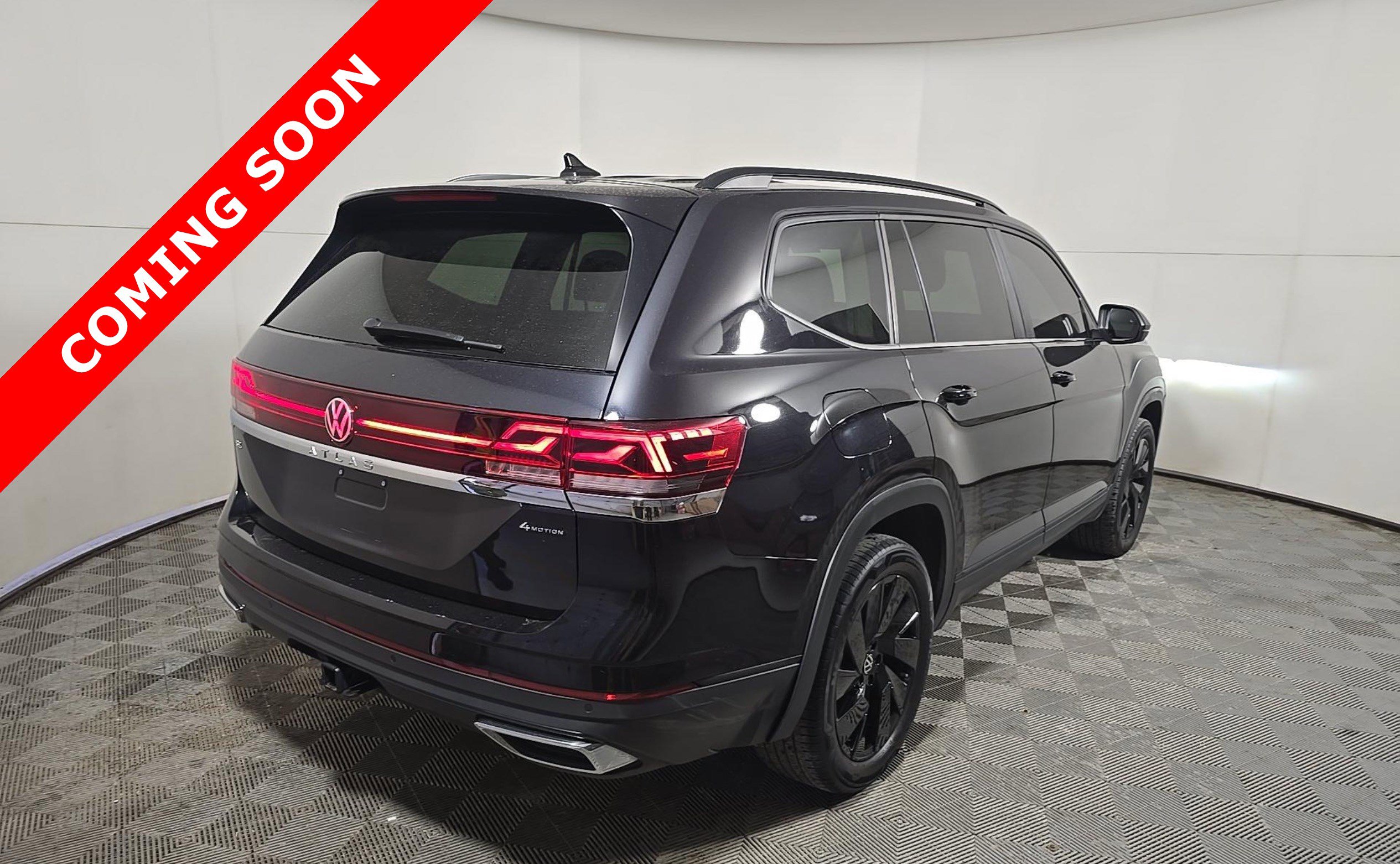 Used 2025 Volkswagen Atlas SE AWD/4WD image 4